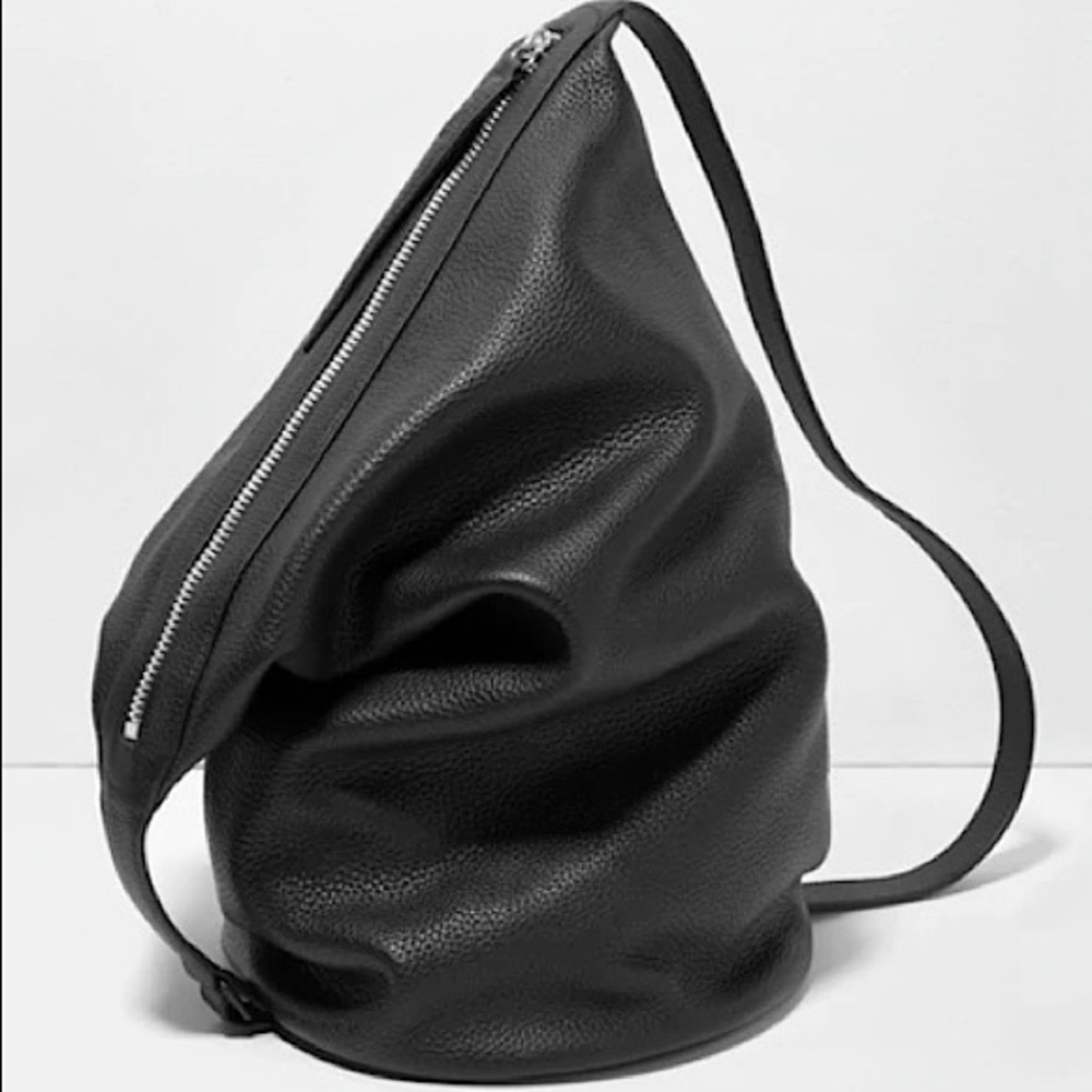 Kara Dry Bag - Pebble Leather Black